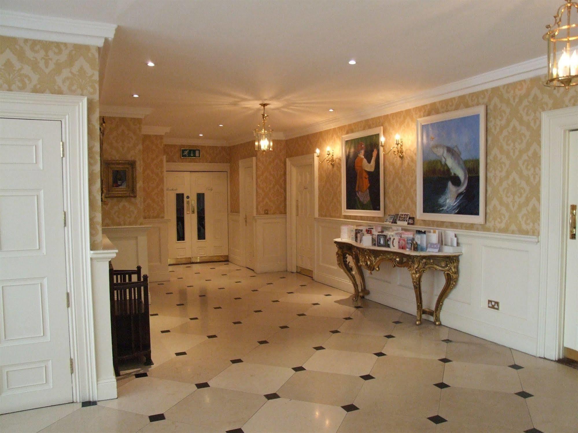 Hotel Barberstown Castle Straffan Esterno foto