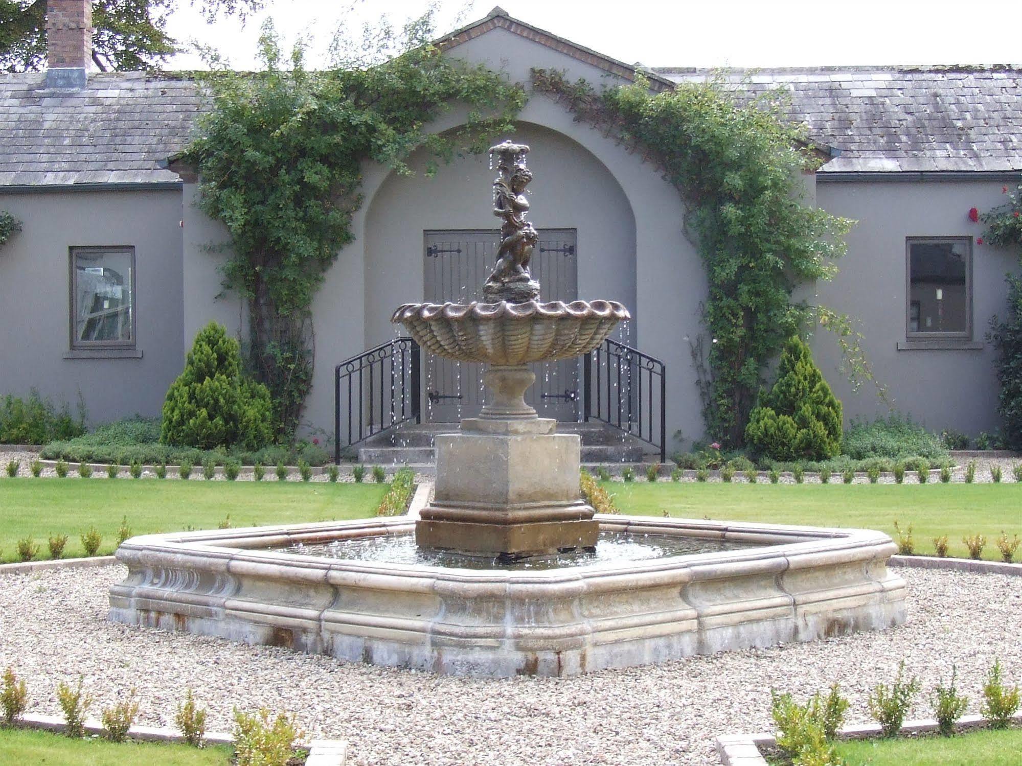 Hotel Barberstown Castle Straffan Esterno foto